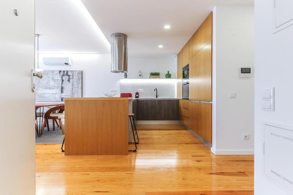 Outstanding Santos Spacious 2 Bedroom W Ac * Lisboa